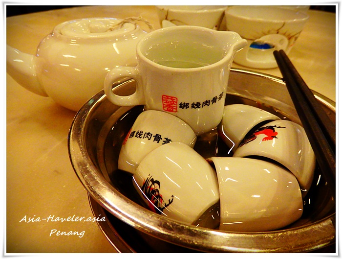 ペナン「Yi Xiang」バクテーの茶器セットとティーポット