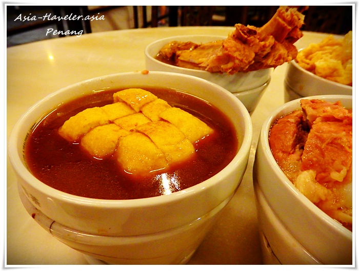 ペナン島バクテーの豆幹・排骨・軟骨の土鍋盛り合わせ