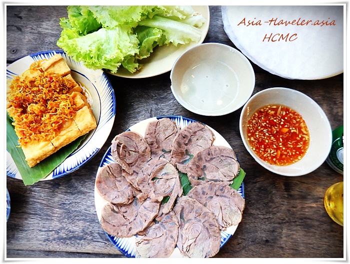 ホーチミンの酒のつまみ、揚げ豆腐と薄切り牛肉の盛り合わせ