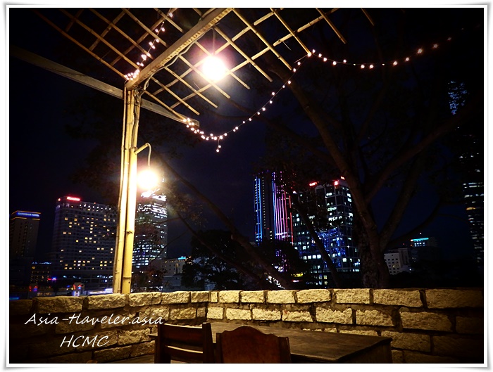 ホーチミン夜景を望むMountain Retreat屋上テラス席