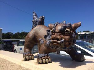 シーサーと沖縄の青空！