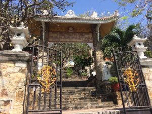 ベトナムのブンタウで見かける仏教寺院、お寺で見かける90パーセントは逆卍2