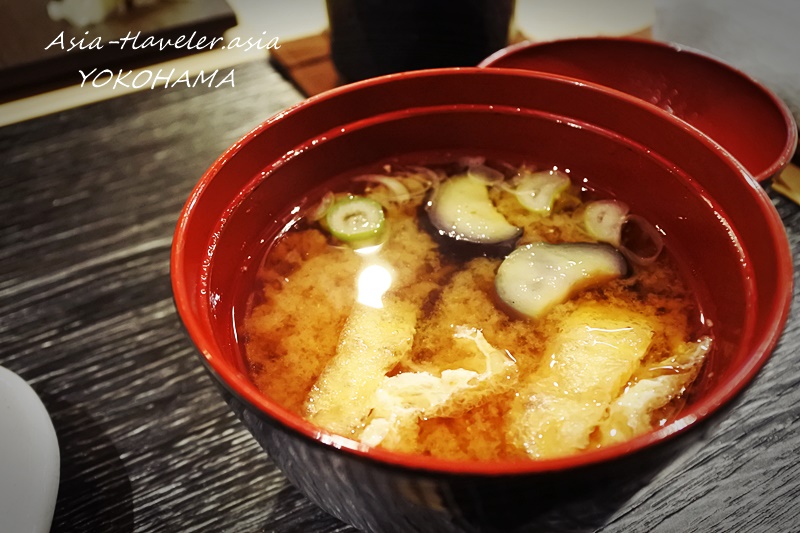 横浜・鮨処益子の茄子入り魚介出汁の味噌汁