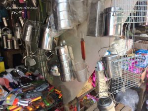 ミャンマーでよく見る弁当箱