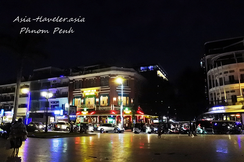 プノンペン・リバーサイド周辺の飲み屋街の夜景