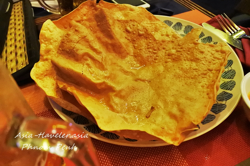 プノンペンのレストランで提供されたパパダン