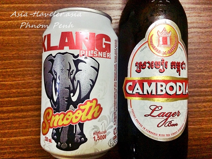 プノンペンで購入したKlang缶ビールとCambodiaラガーの並び