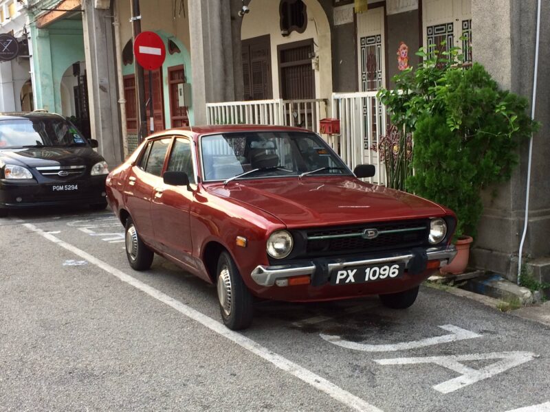 ペナン島のジョージタウンで見つけた日本車