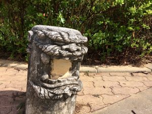 シーサー恐い顔、歯抜け