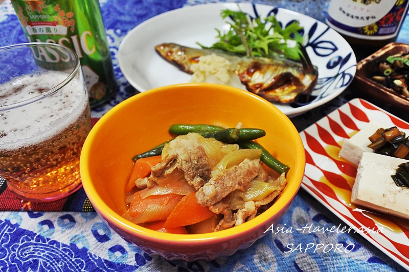 サッポロクラシックと鶏肉煮込みのソトアヤム定食風晩酌