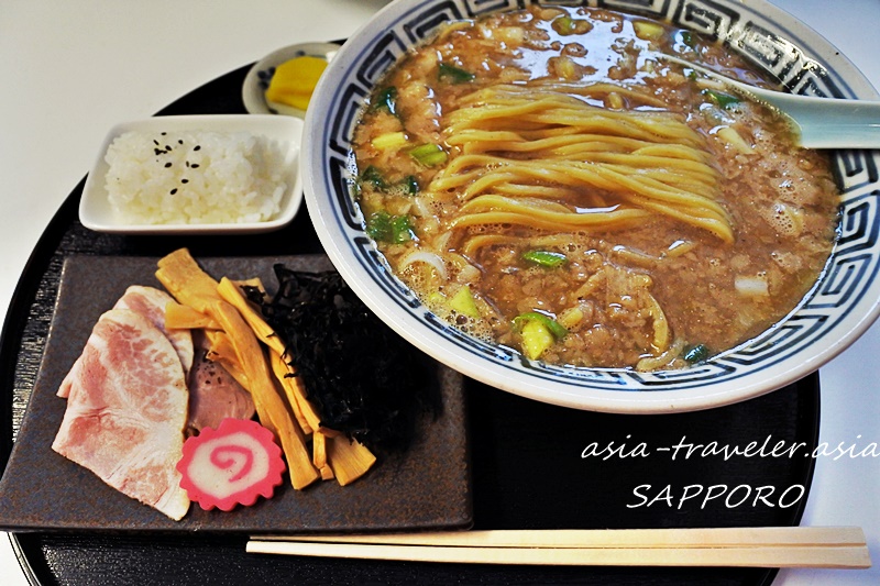 札幌・風棶堂の旭煮干し別皿トッピングと俵おにぎり付きセット