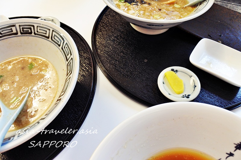 風棶堂の新麦中華そばと旭煮干しが並ぶ2杯食べ比べ