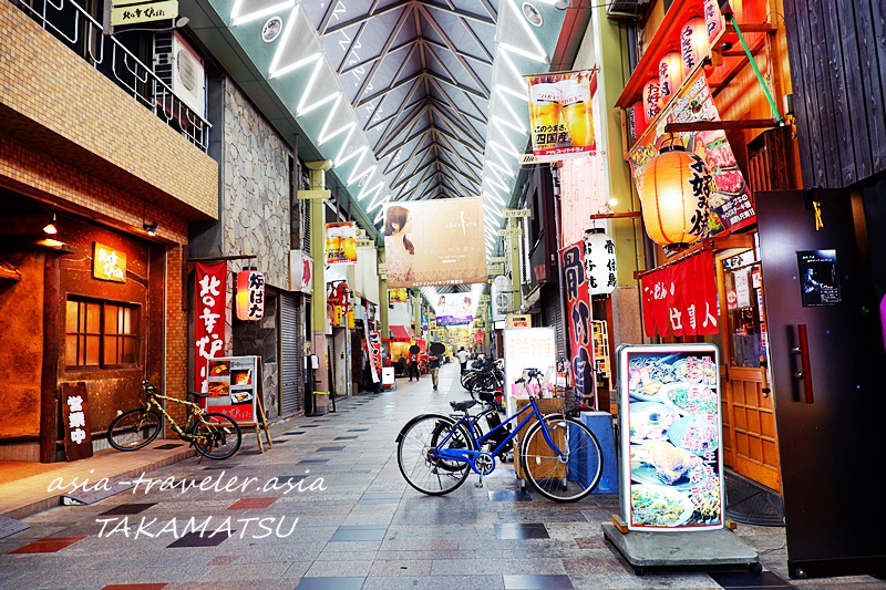 高松ライオン通り商店街の夜の飲食店街
