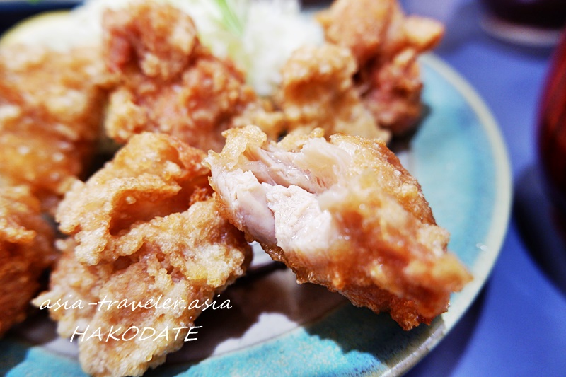 函館とんき大門店の断面ジューシーな鶏唐揚げ