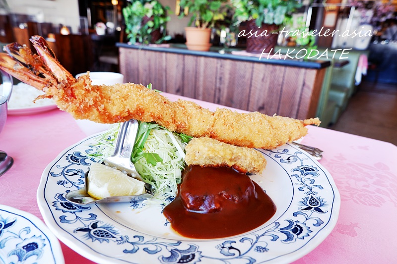 函館レストランヨシヤの超巨大エビフライとデミグラスソース