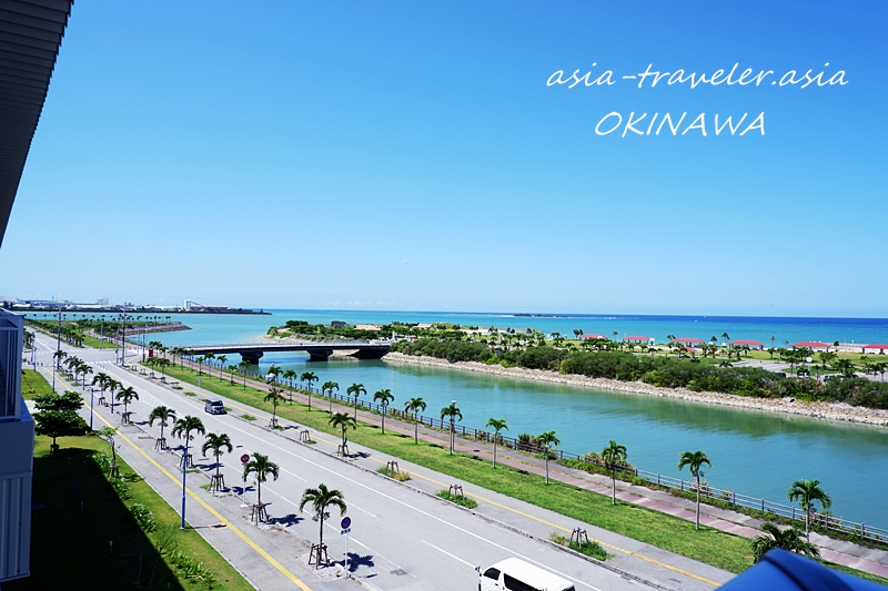 イーアス沖縄豊崎から望む美らサンビーチと青い海