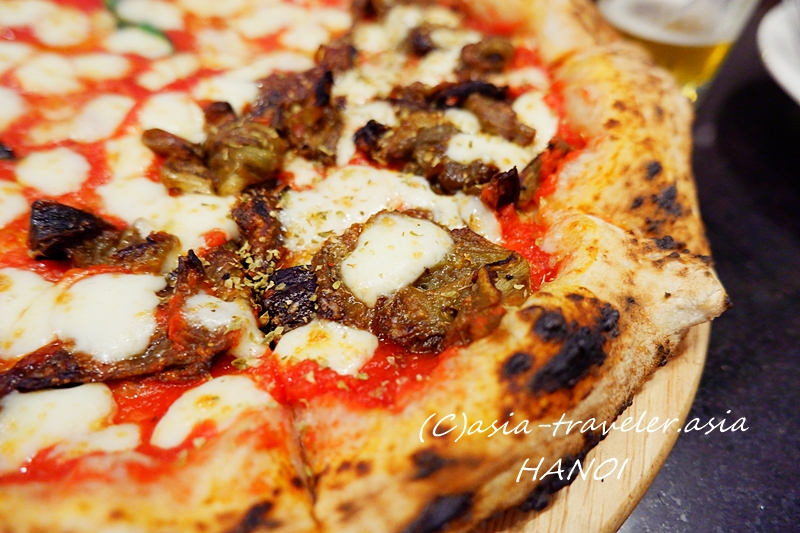 ハノイPizza Belgaのマルゲリータ＆茄子の窯焼きナポリピッツァ