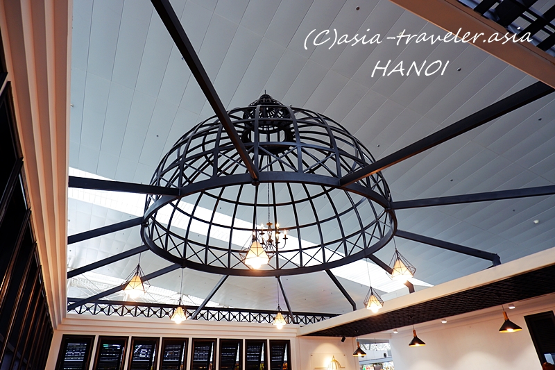 ハノイ空港El Domoレストランの象徴的なドーム型天井照明