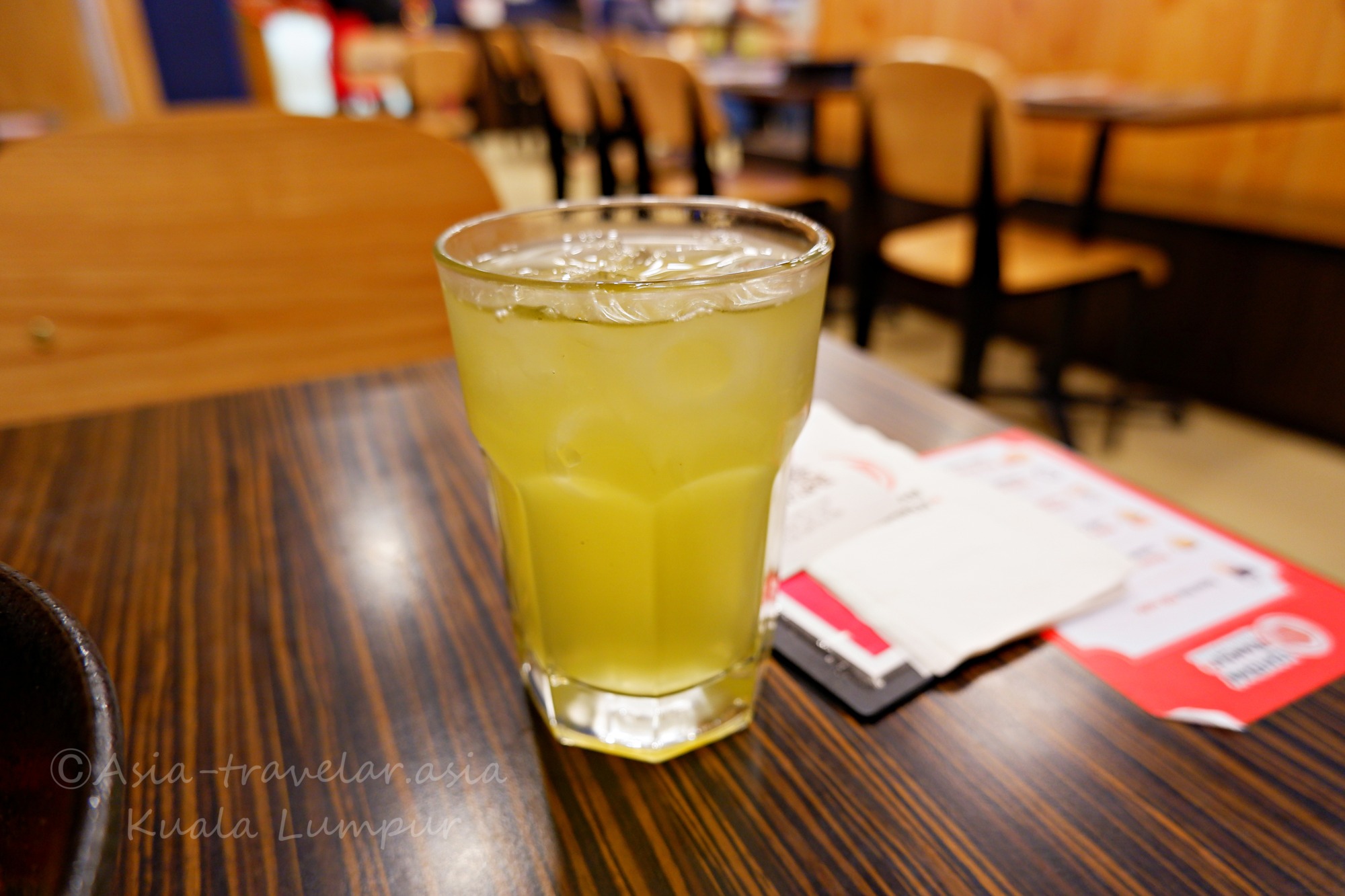 クアラルンプール・1番ラーメンのランチセット付き冷やし緑茶