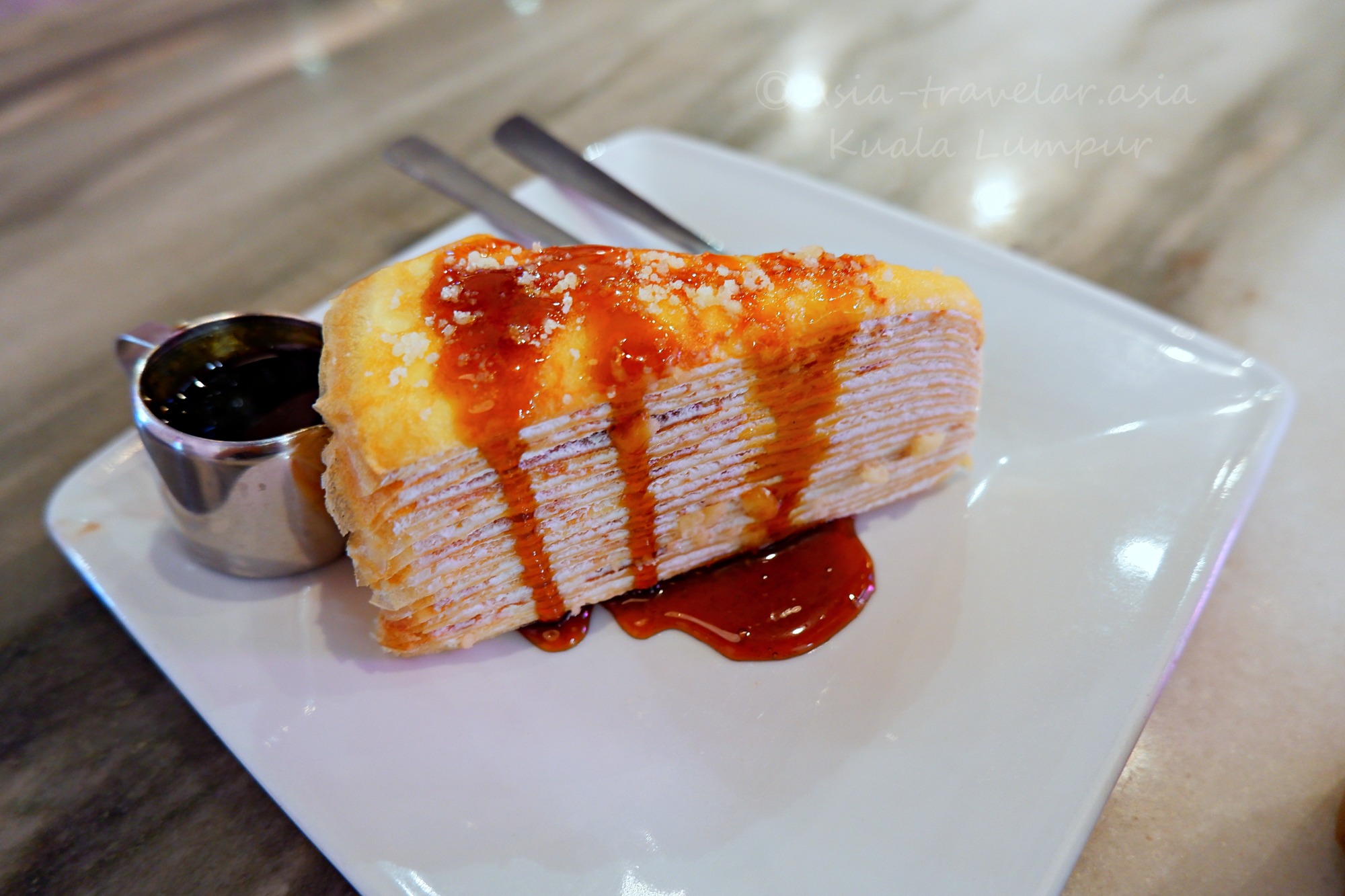 クアラルンプール空港カフェのグラ・マラッカミルクレープ