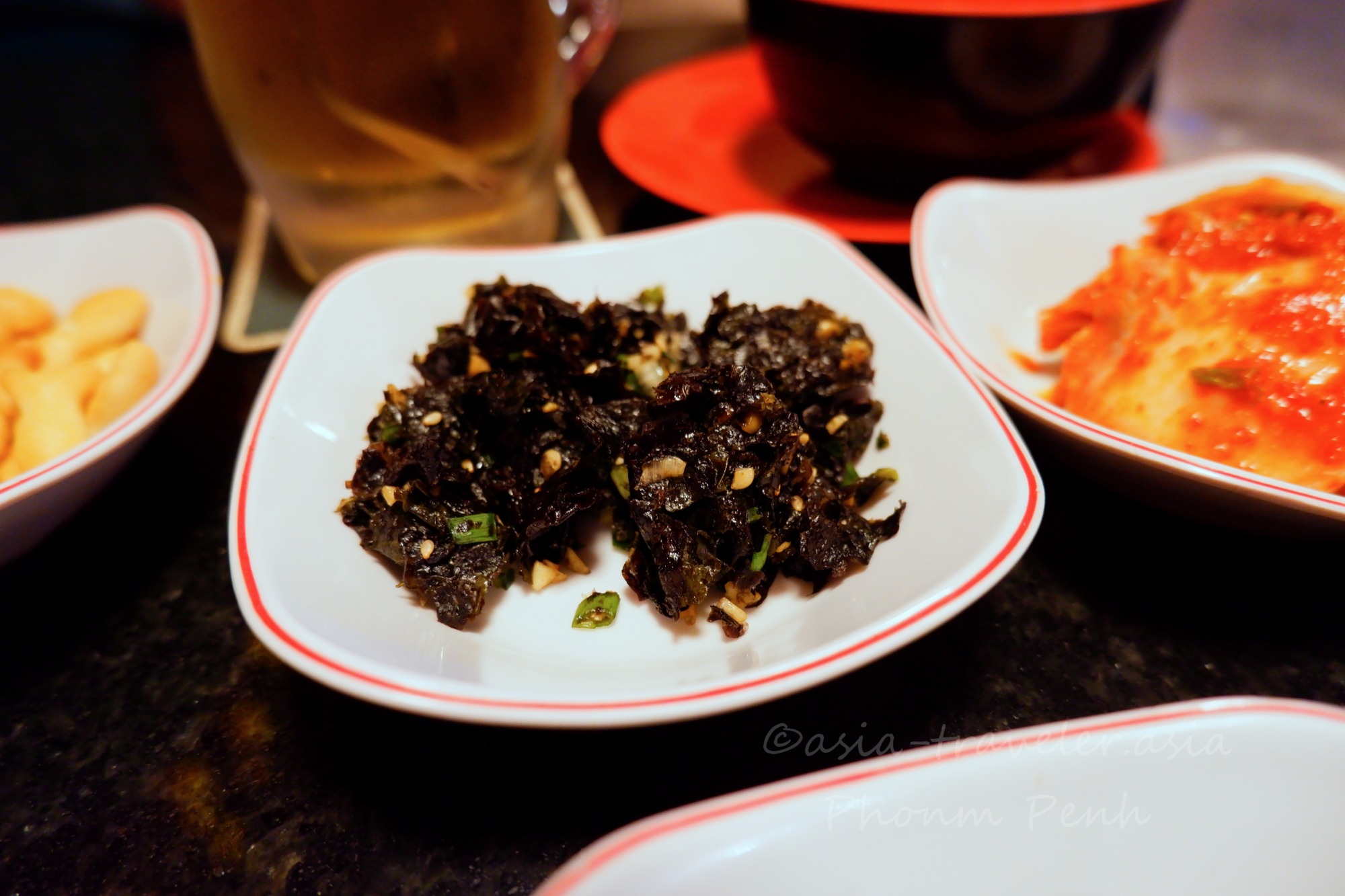 プノンペンSoju Barの韓国のりバンチャン