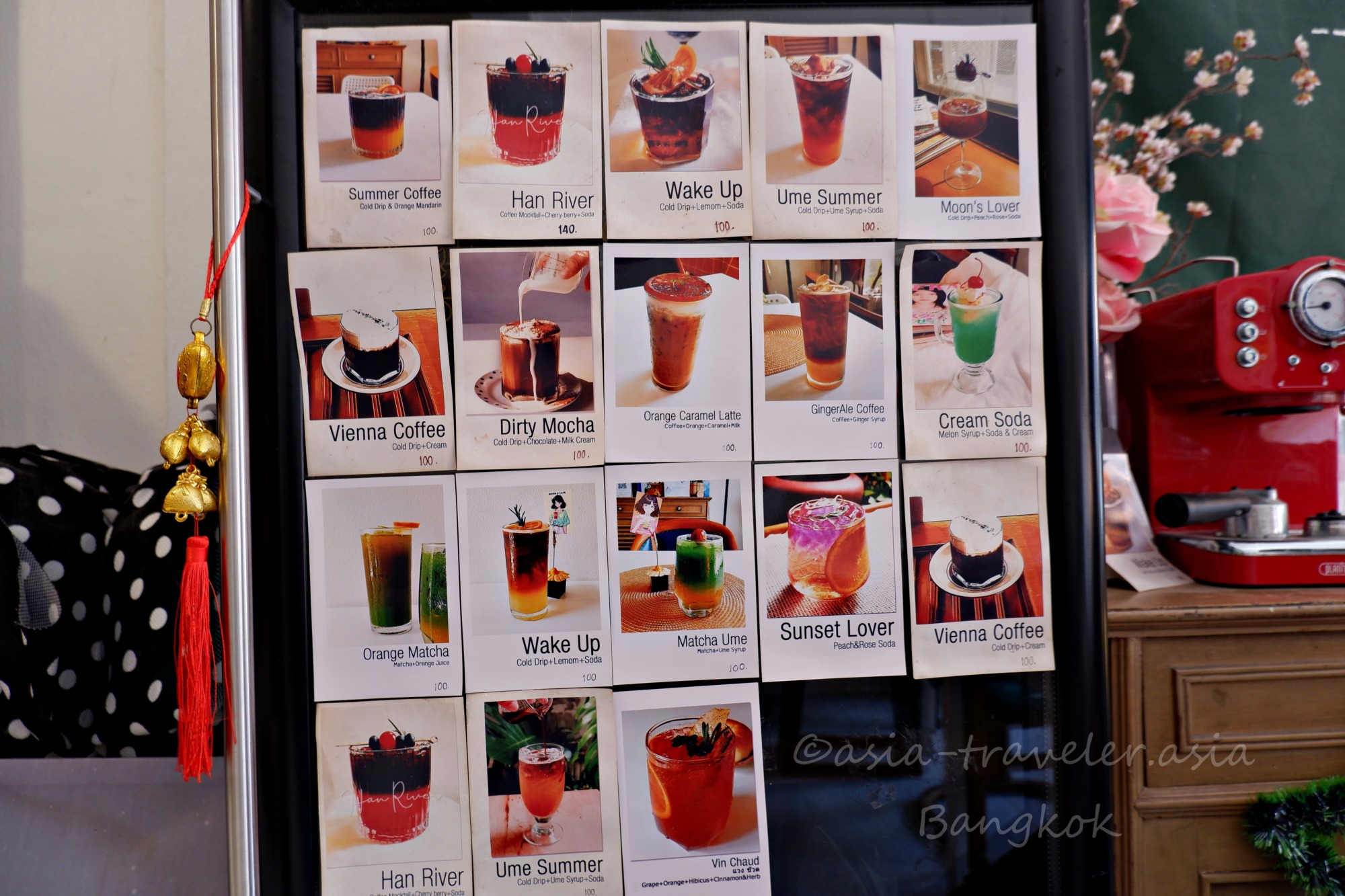 バンコク「moon.s cafe」のドリンクメニュー表