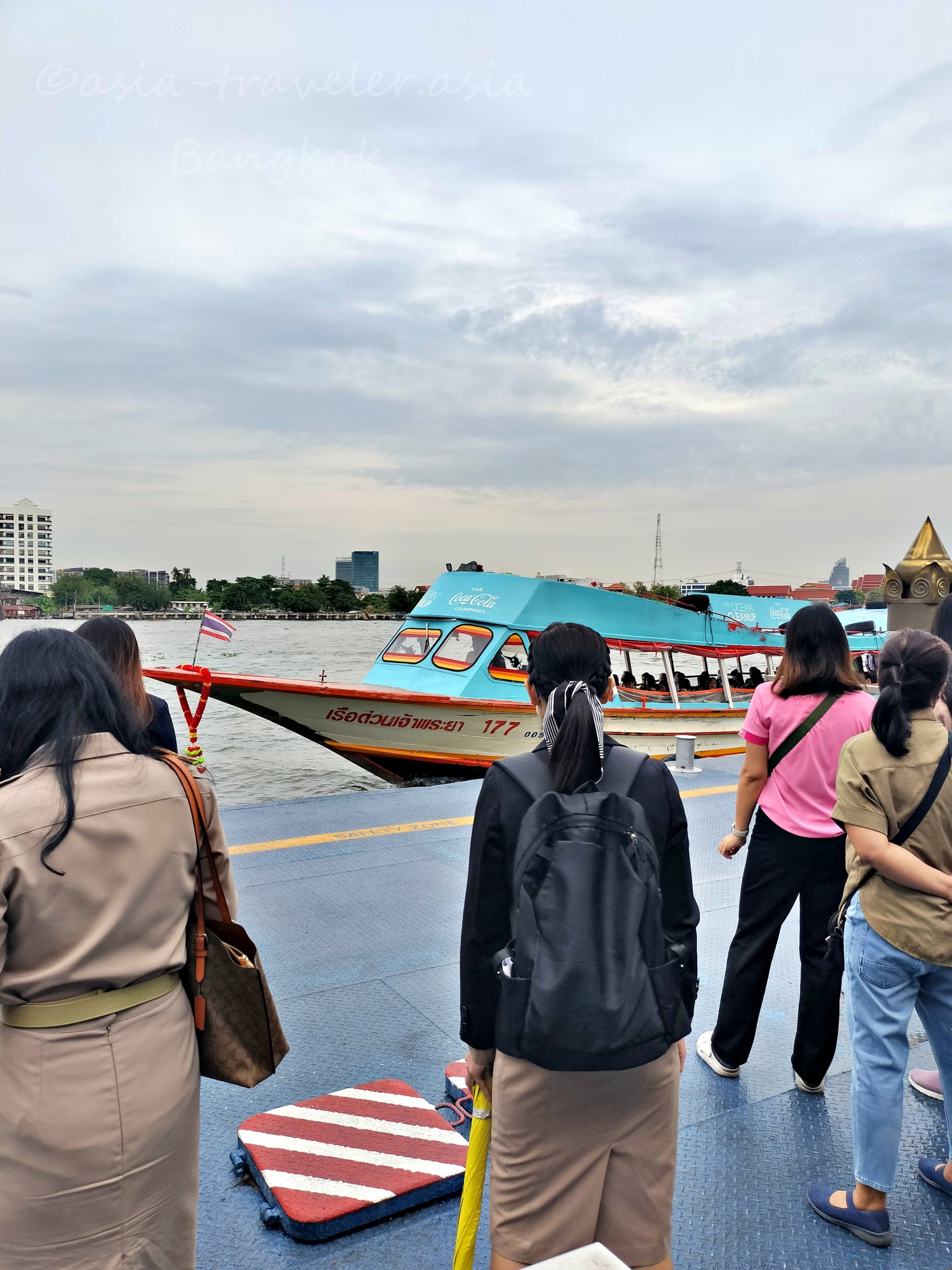 バンコク チャオプラヤーボート