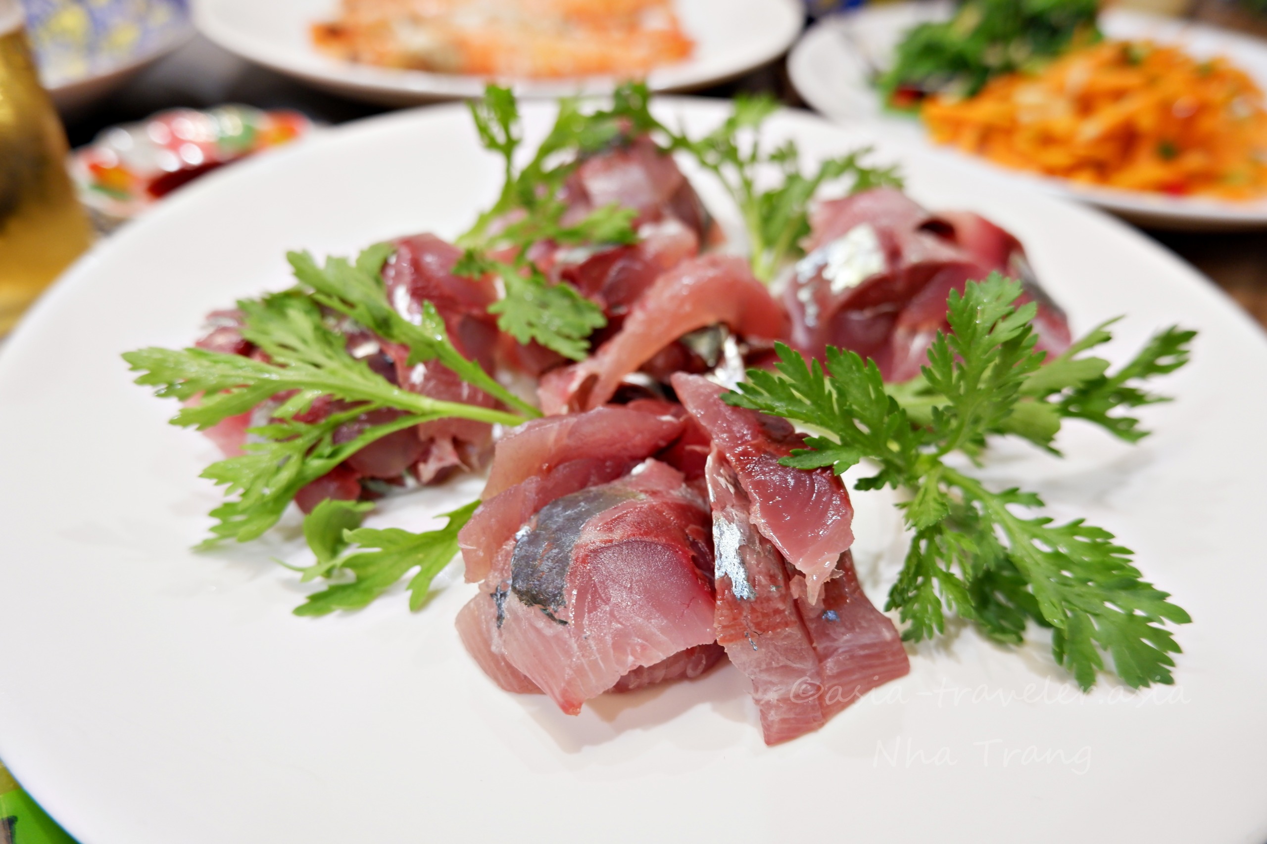 ニャチャン・ソムモイ市場産の鯵を使った手作りお造り