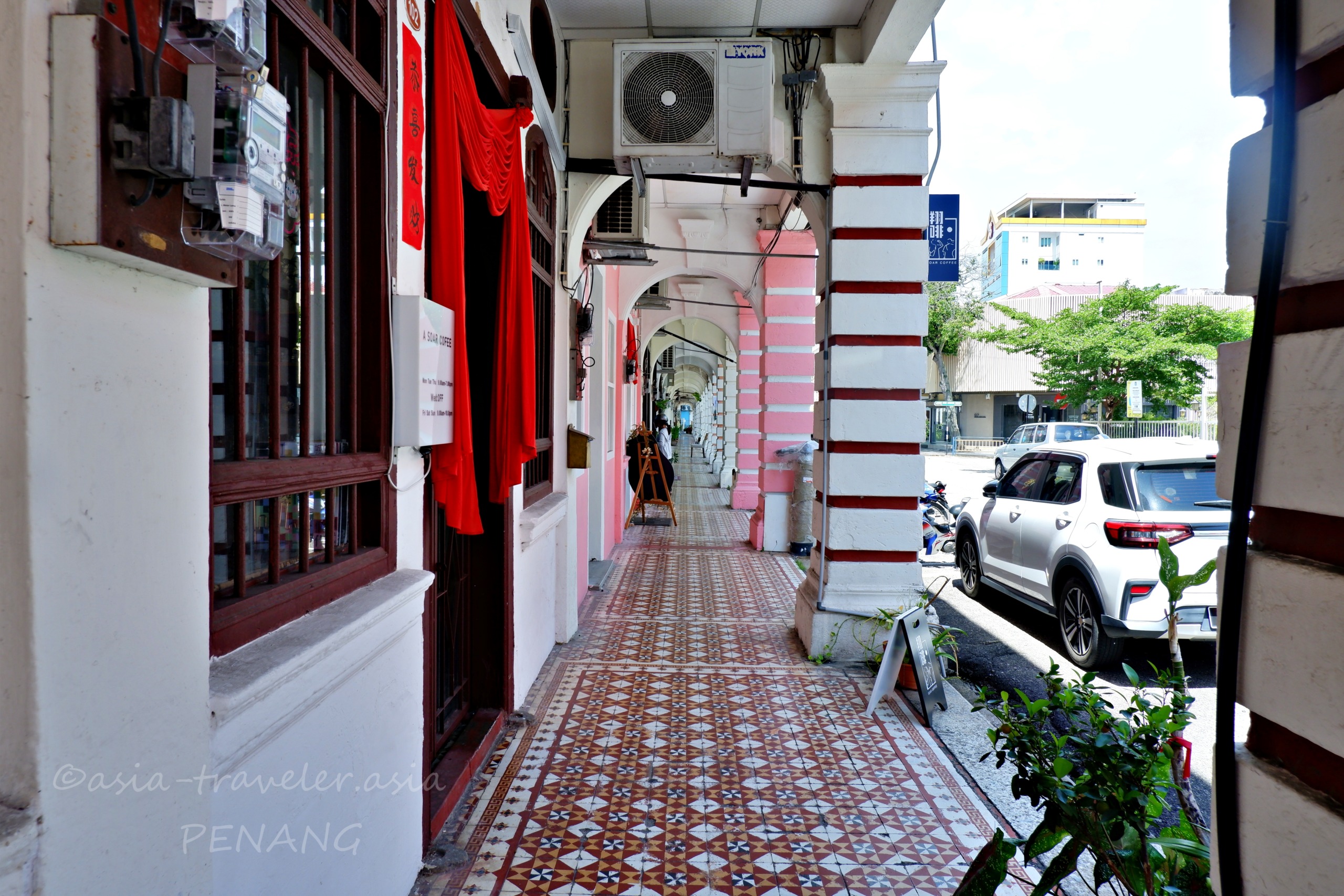 ジョージタウンのロロン・キンタ沿いショップハウスの回廊