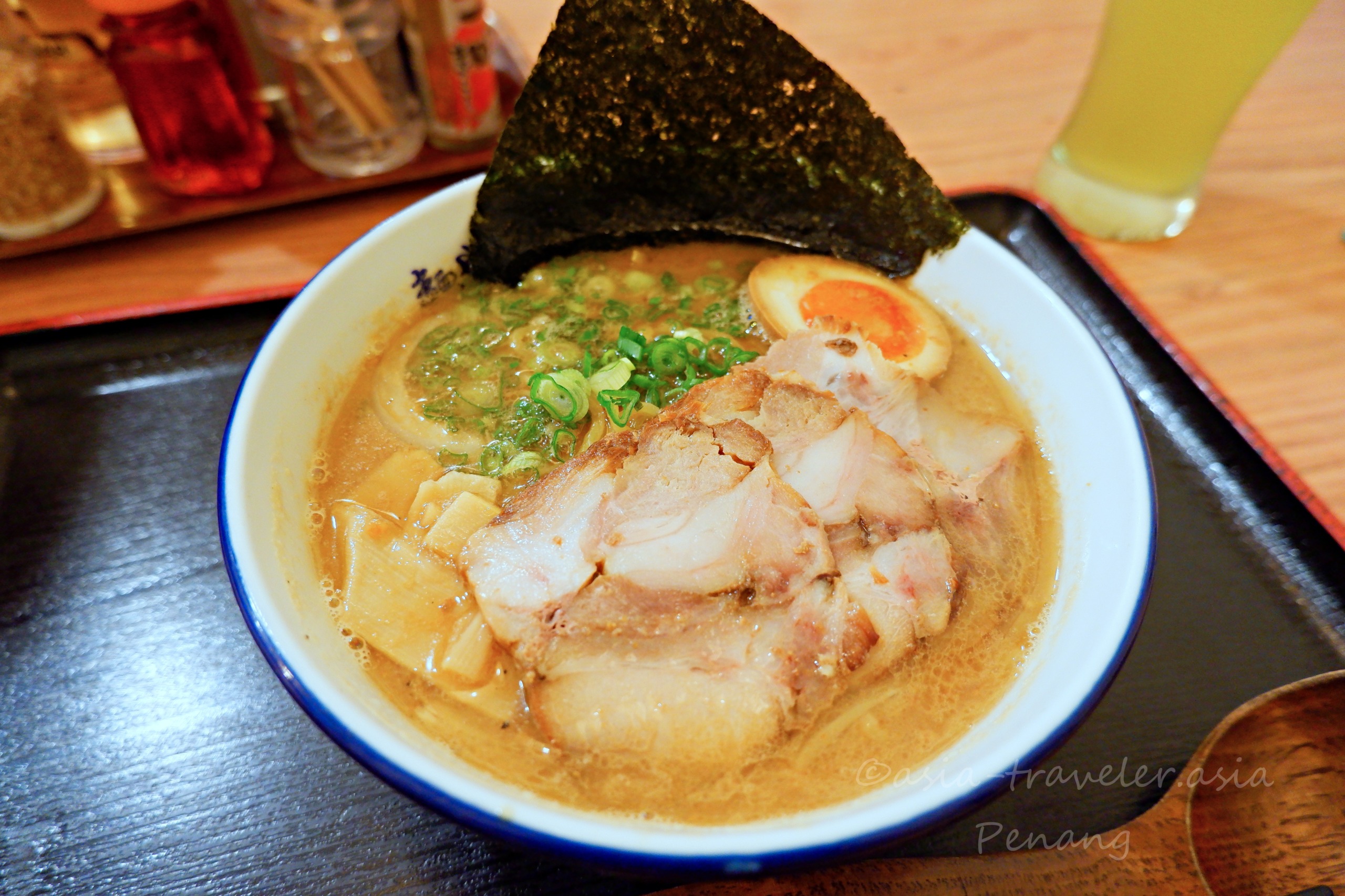 ペナン島・麺や雅の焼味噌ラーメン、チャーシューと海苔のせ