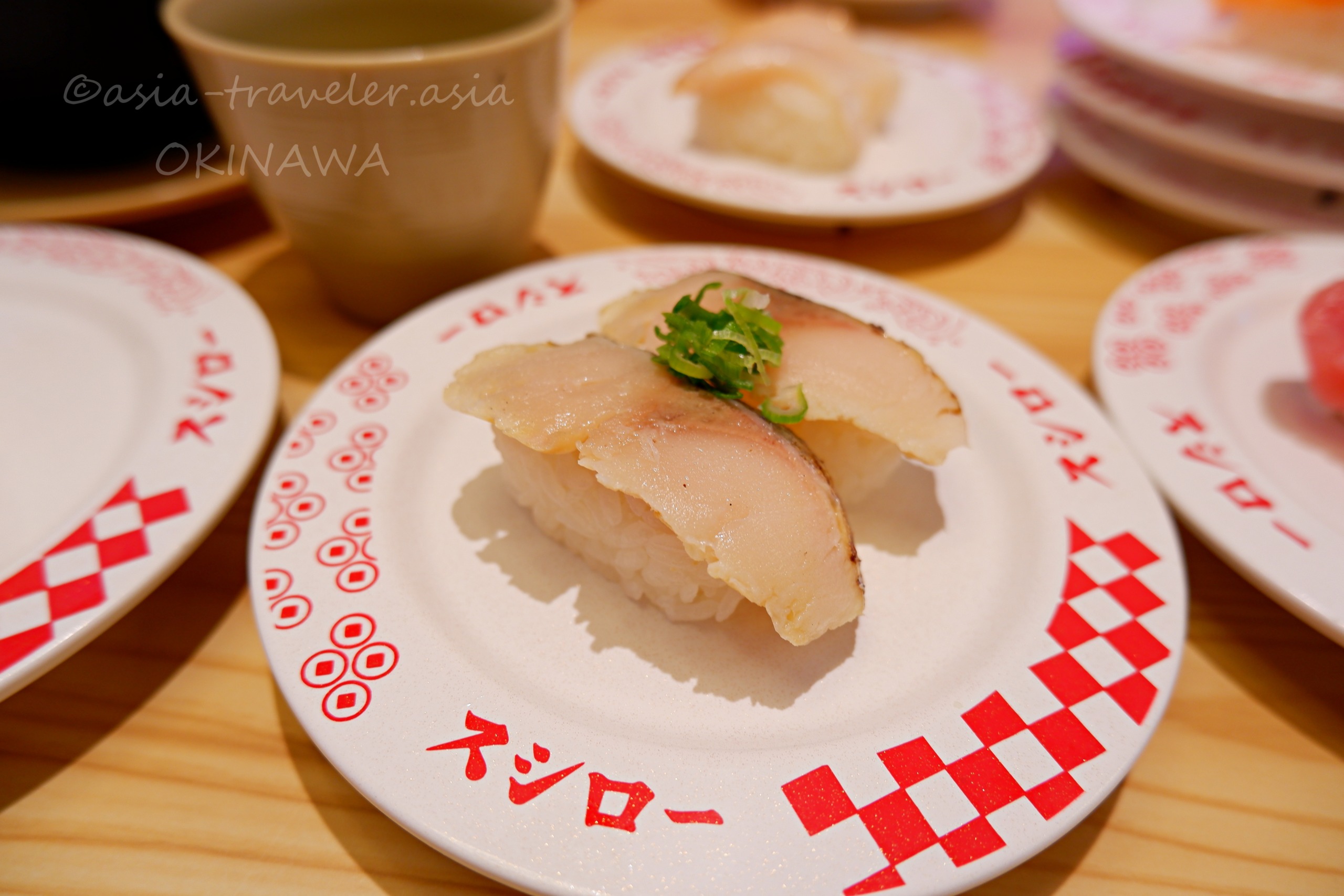 スシロー那覇天久店の活〆真鯛にぎり2貫