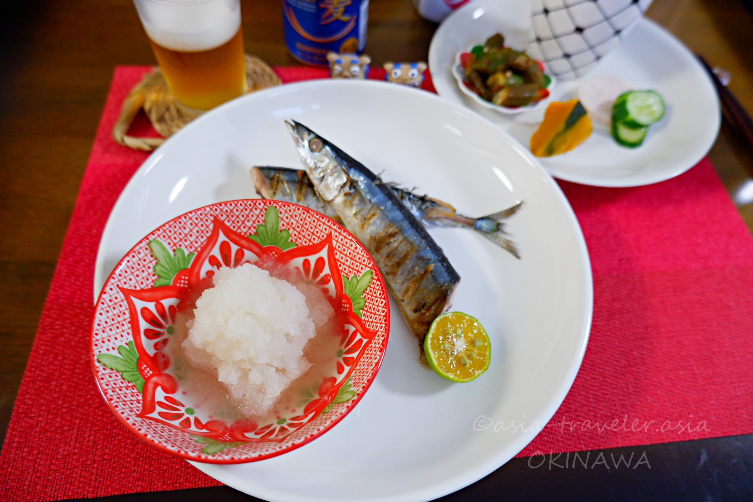 沖縄おうちごはん・岩手県産さんま塩焼きとすだちの盛り付け
