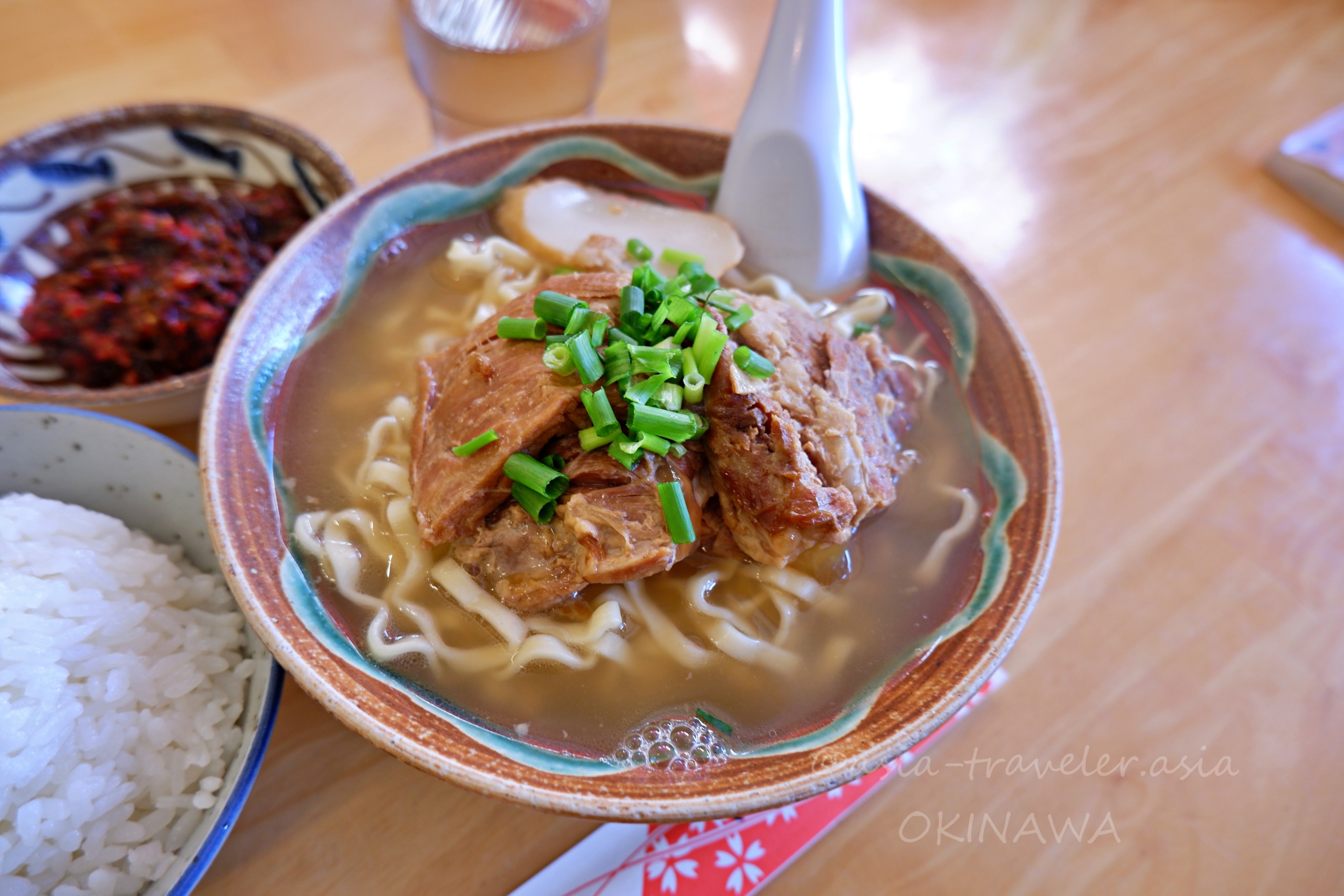 やまやのアグー軟骨ソーキそばとライス・キムチのセット