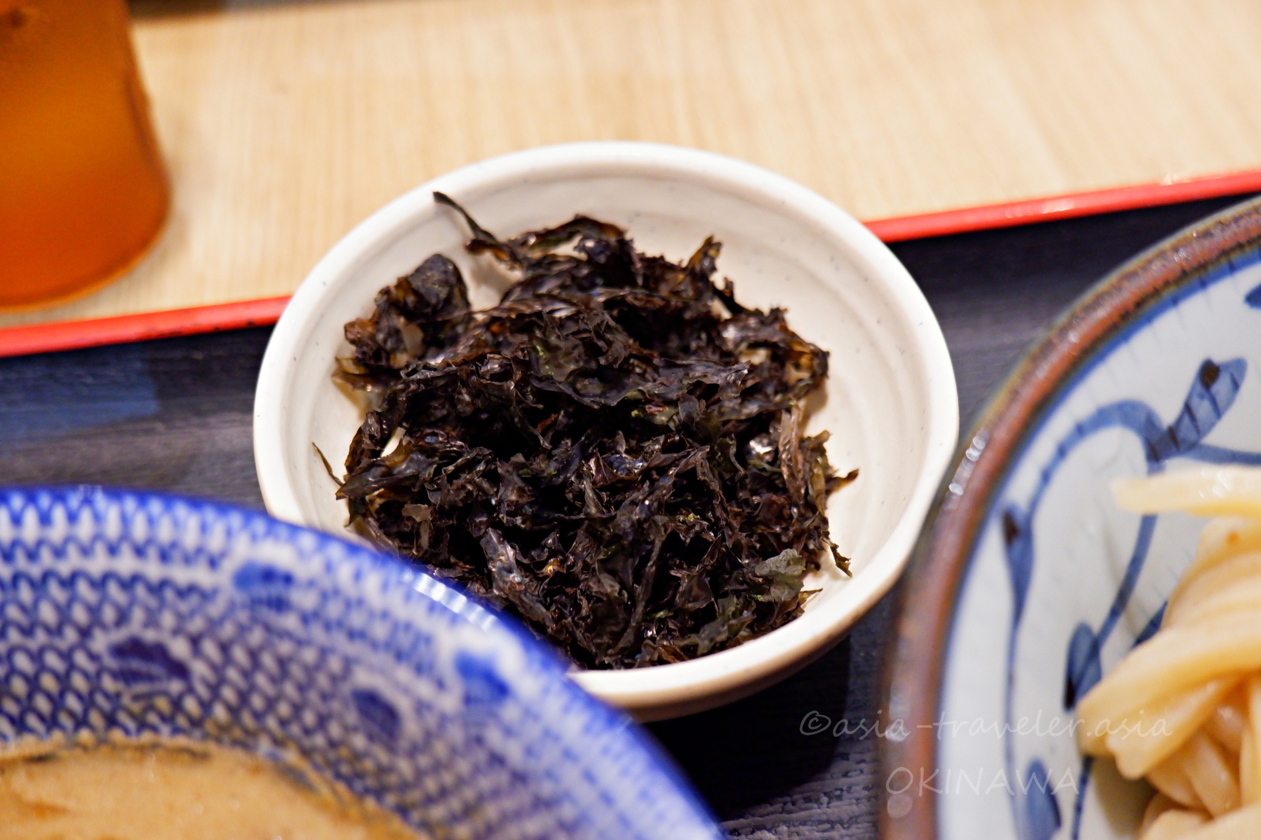三竹寿のつけ麺に添えられた岩のり小鉢