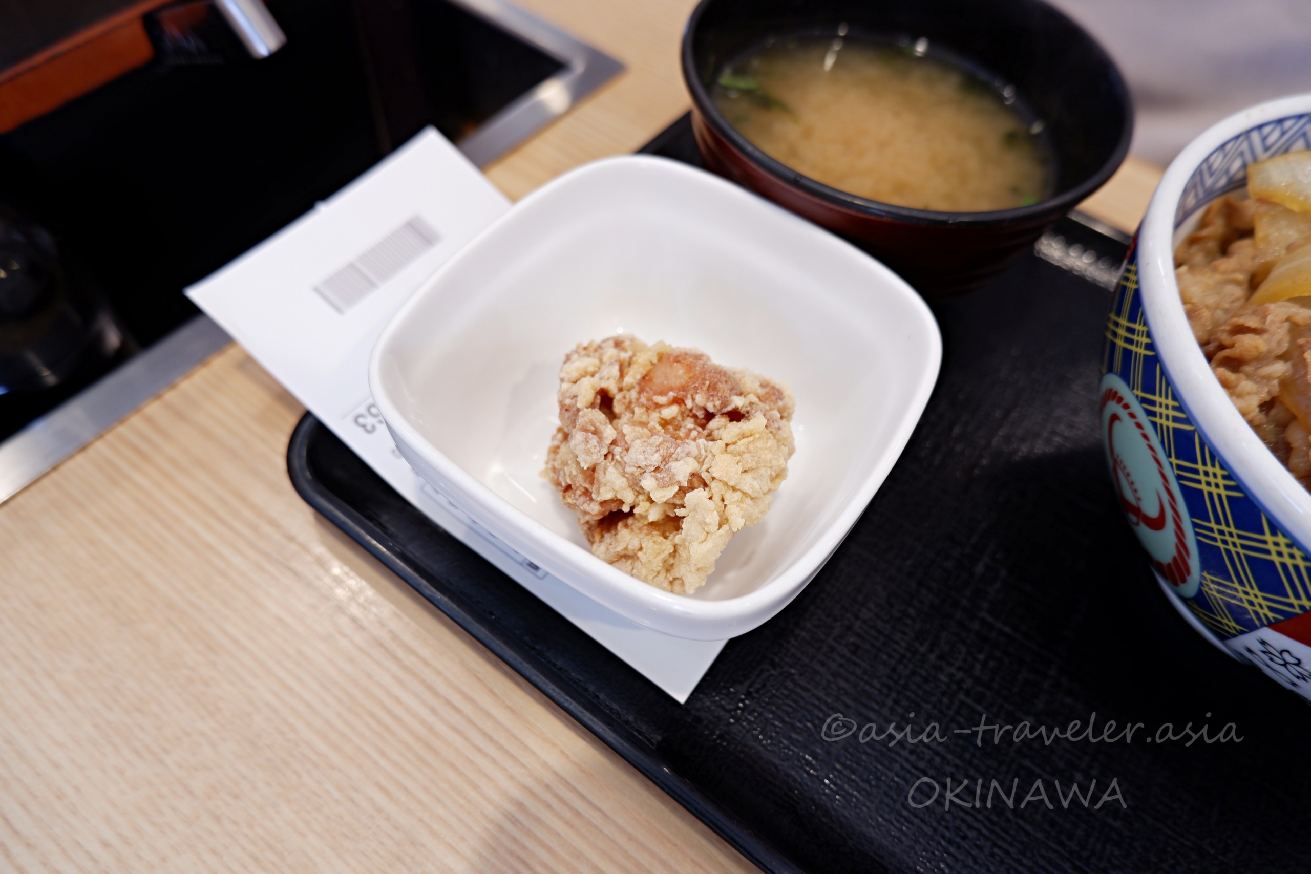 吉野家のから揚げセット・揚げ立てジューシーな唐揚げ