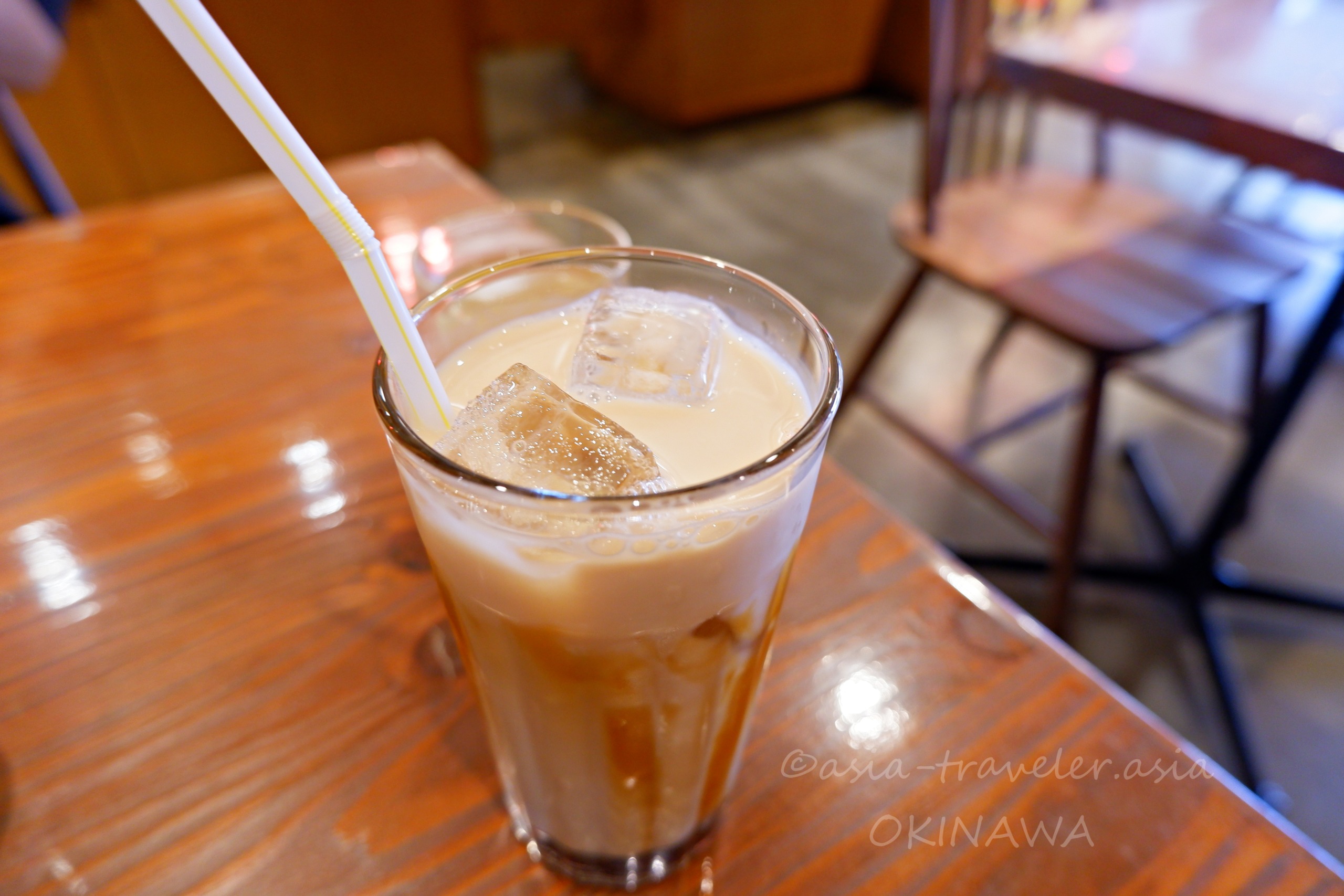 沖縄県産黒糖ミルクのアイスドリンク