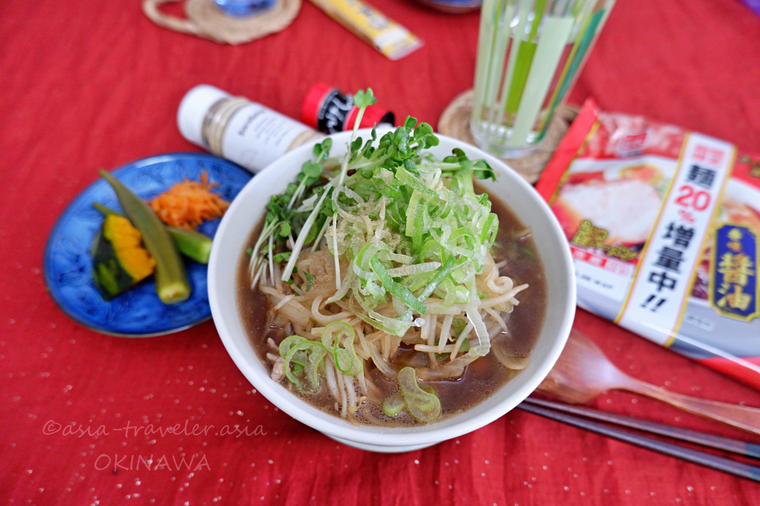菊水醤油ラーメンをネギ・もやしでアレンジした自家製おうちラーメン