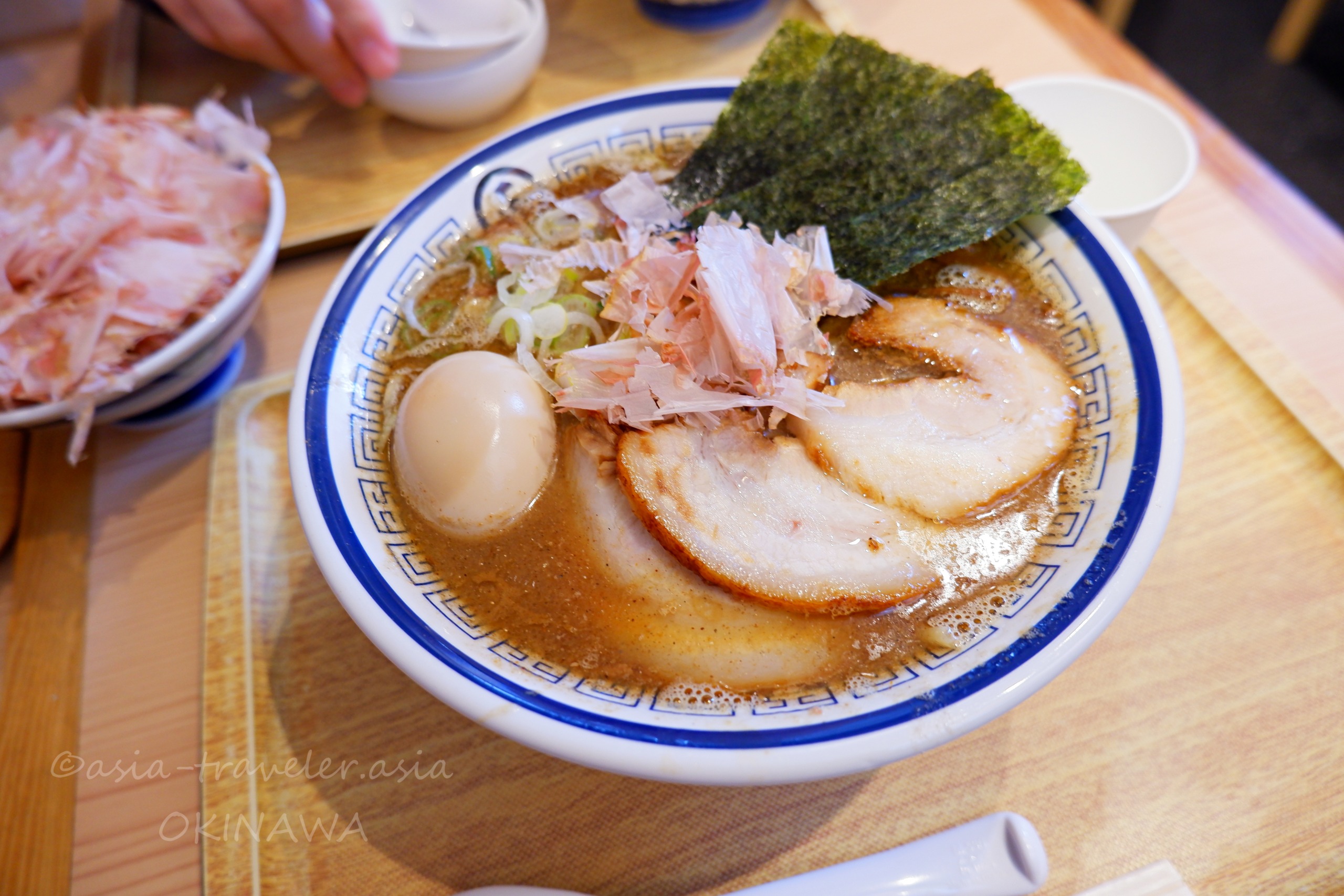 玉の濃厚魚介特製らーめん・チャーシューと煮卵トッピング