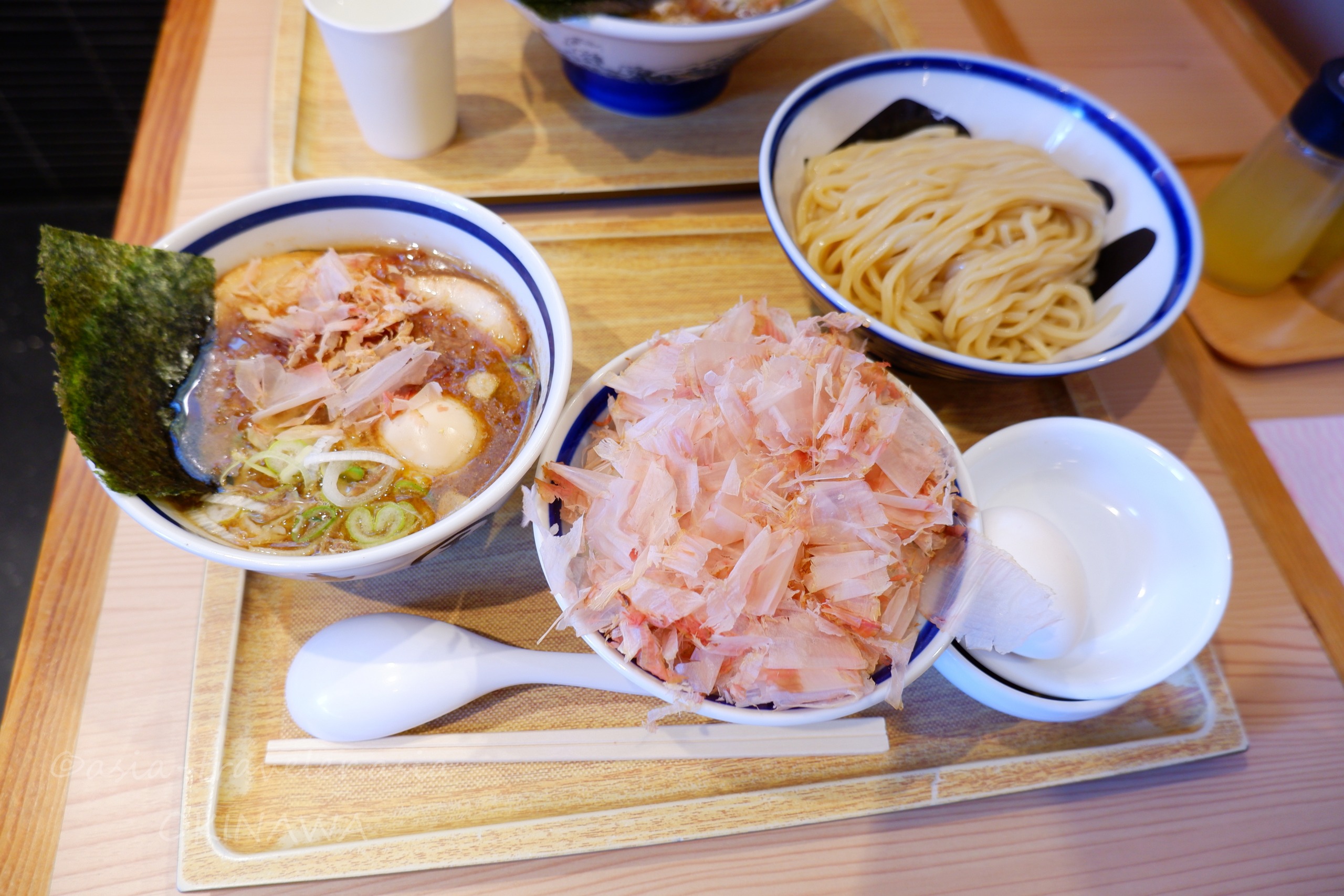 玉沖縄豊崎店の濃厚魚介特製つけ麺と花かつおご飯セット