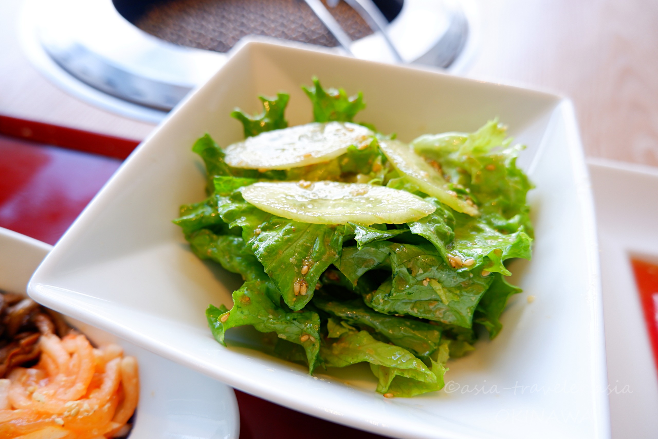 叙々苑特製ドレッシングのグリーンサラダ