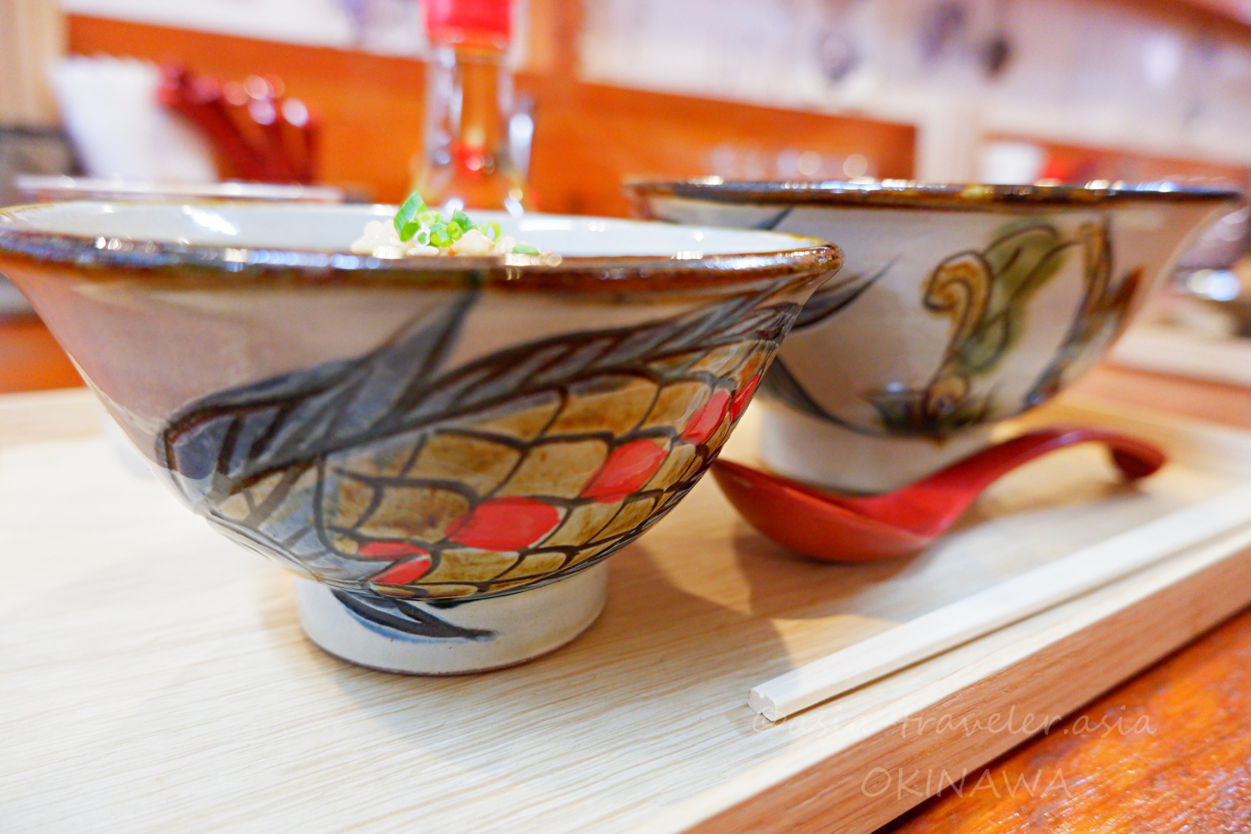 木灰そばとらやのやちむん魚紋マカイ焼き器2客