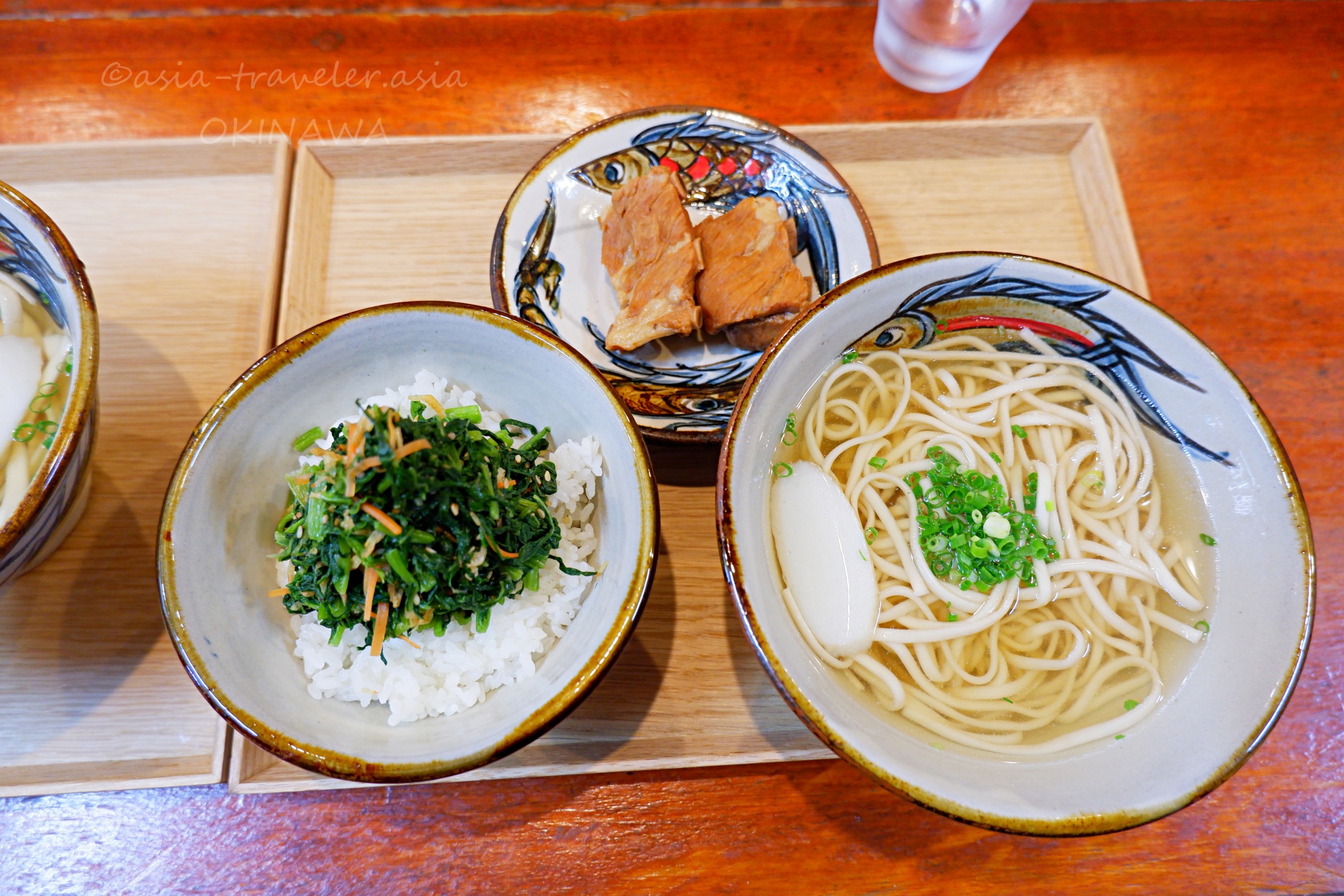 とらやのちきなー干しエビのせご飯と沖縄そばセット