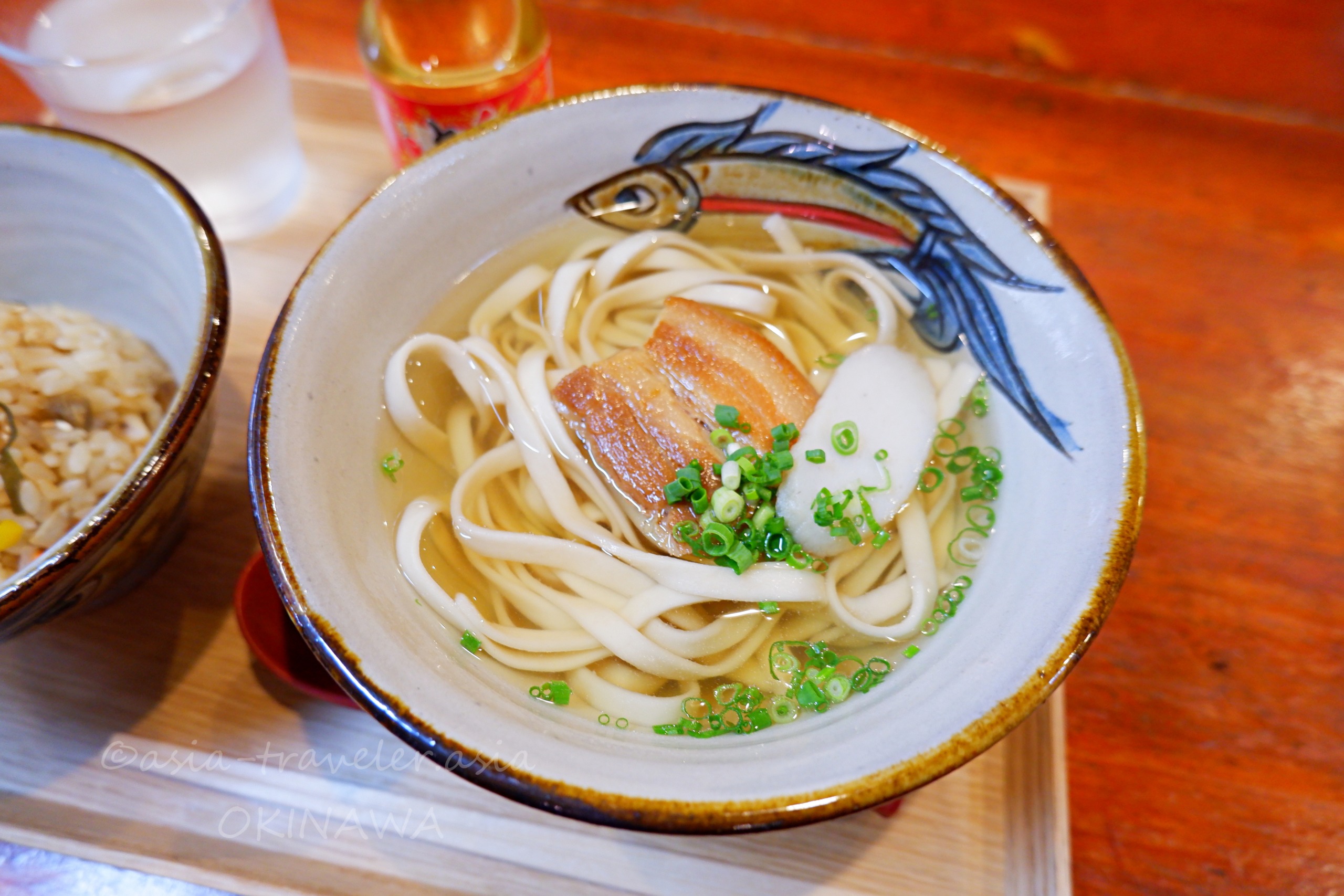 とらや木灰そば（小）平麺・澄んだ鰹だしスープ