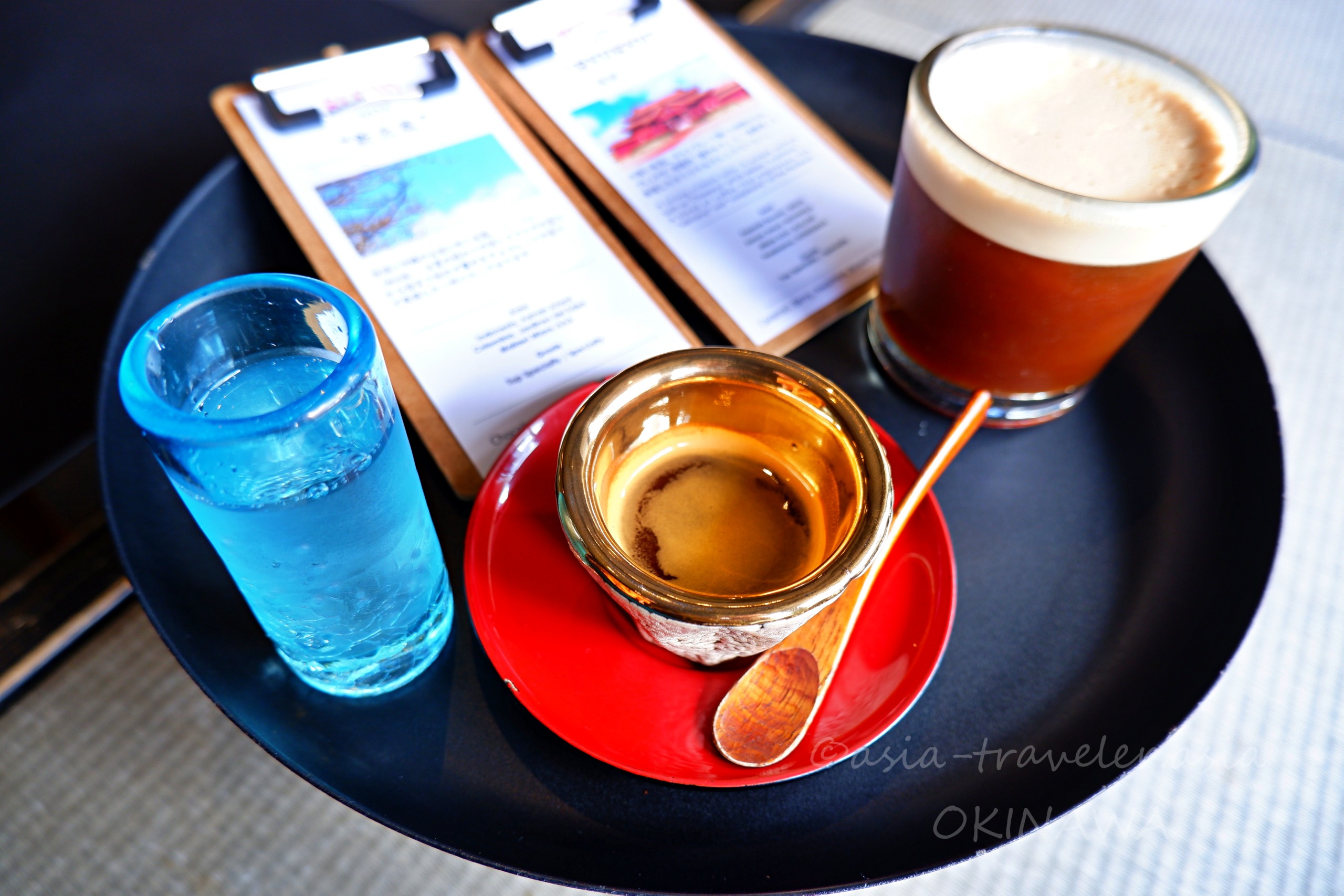 rokkan COFFEE SHURIのエスプレッソと琉球ガラスの水