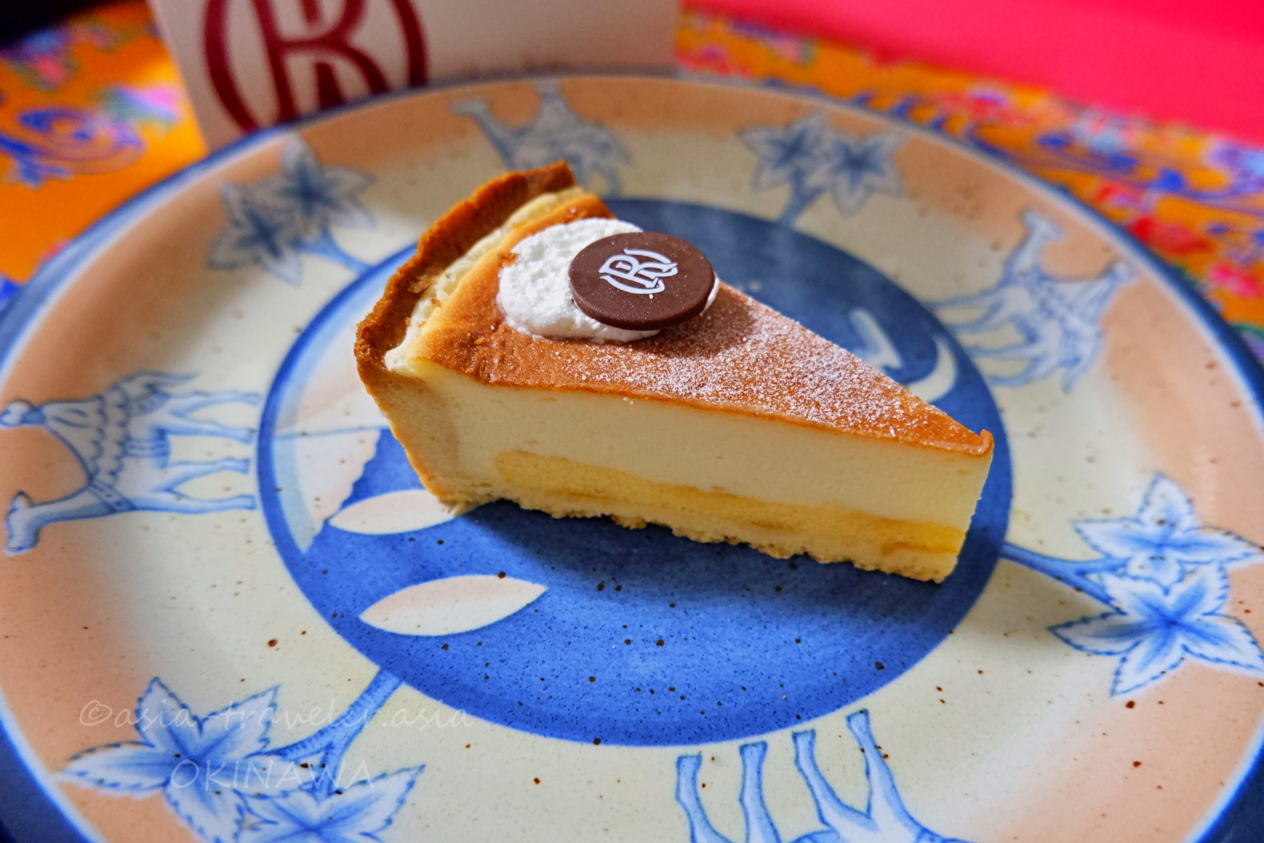 白バラ洋菓子店のキリチーズタルト断面