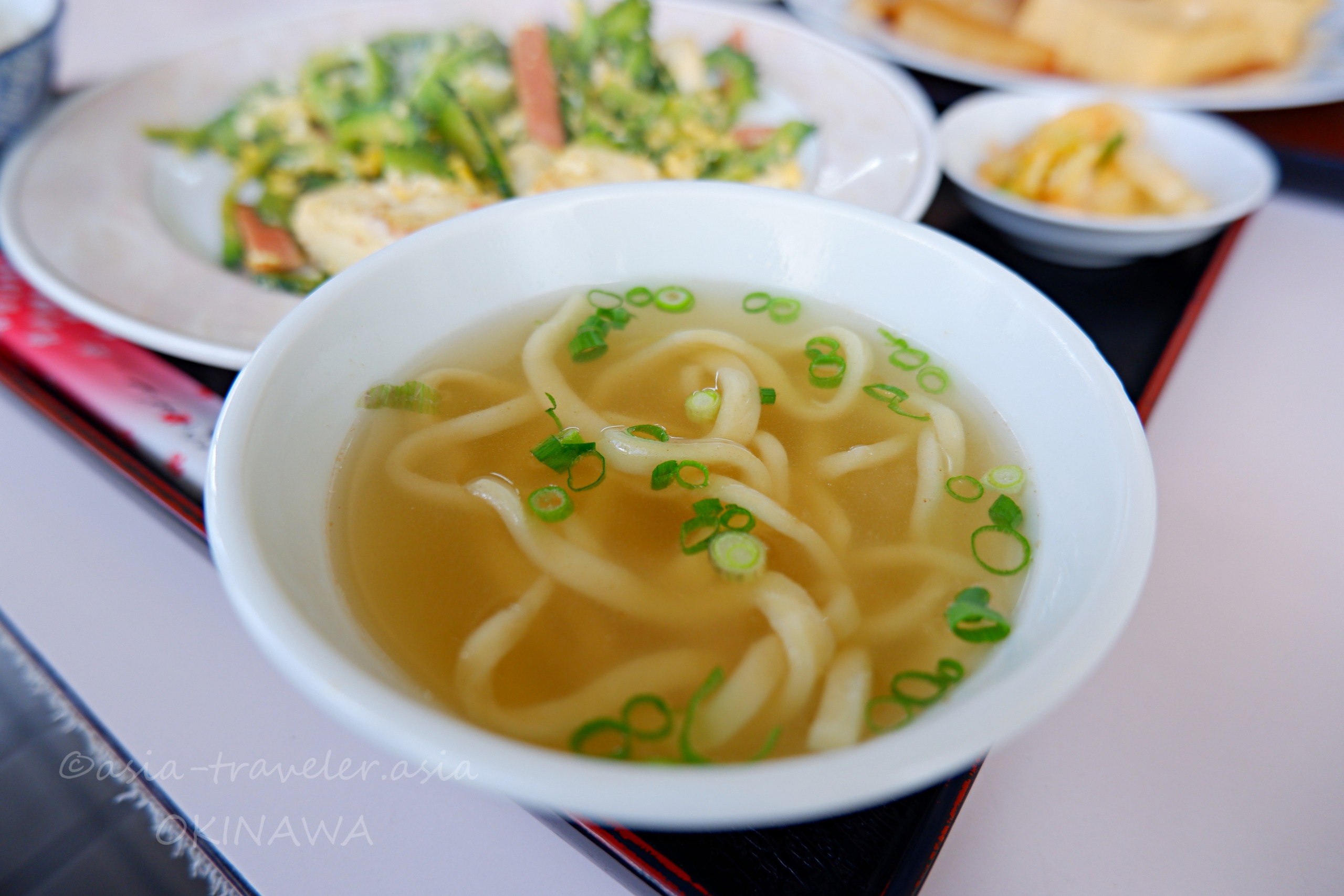 かおりそばのミニ沖縄そばとゴーヤーちゃんぷる定食