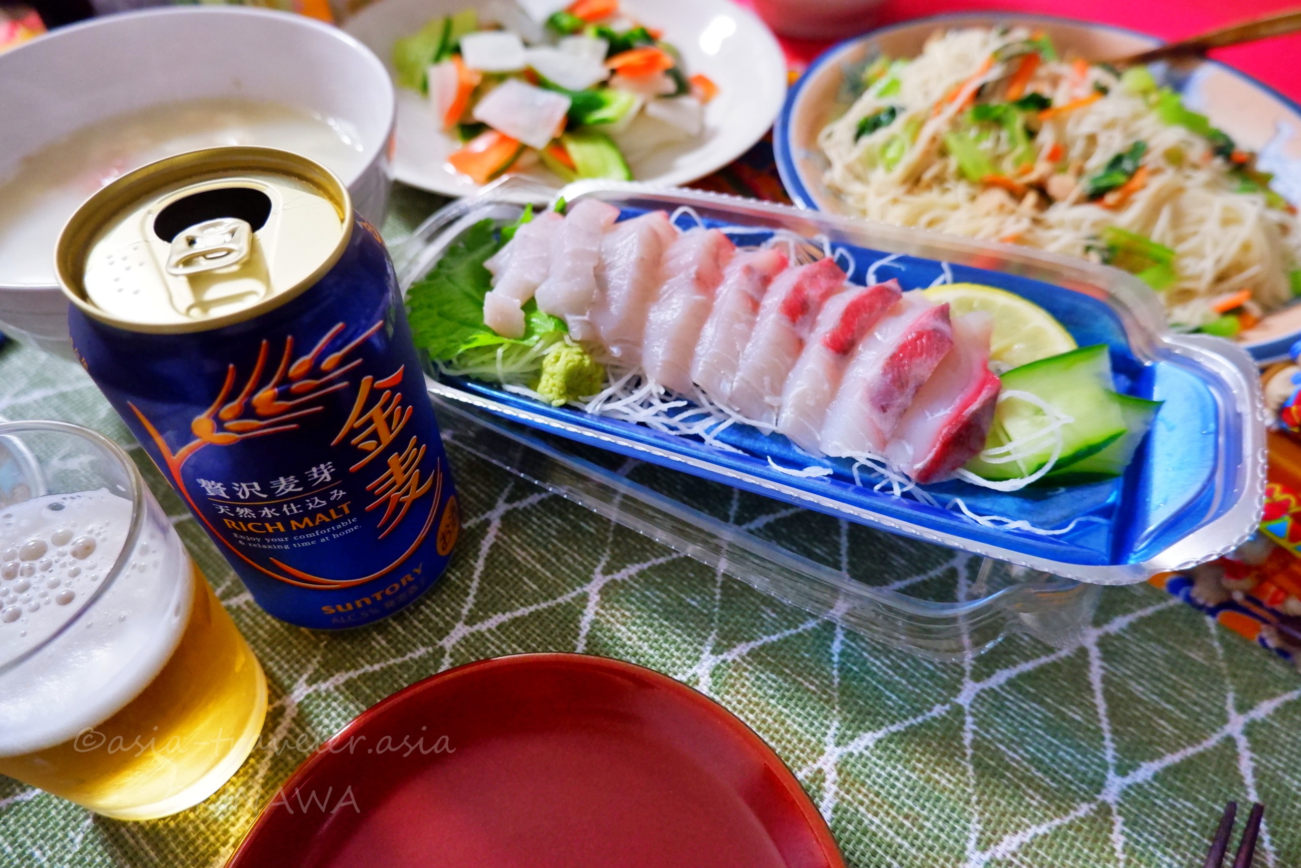 沖縄のちぬまん（カワハギ）刺身と金麦缶ビール