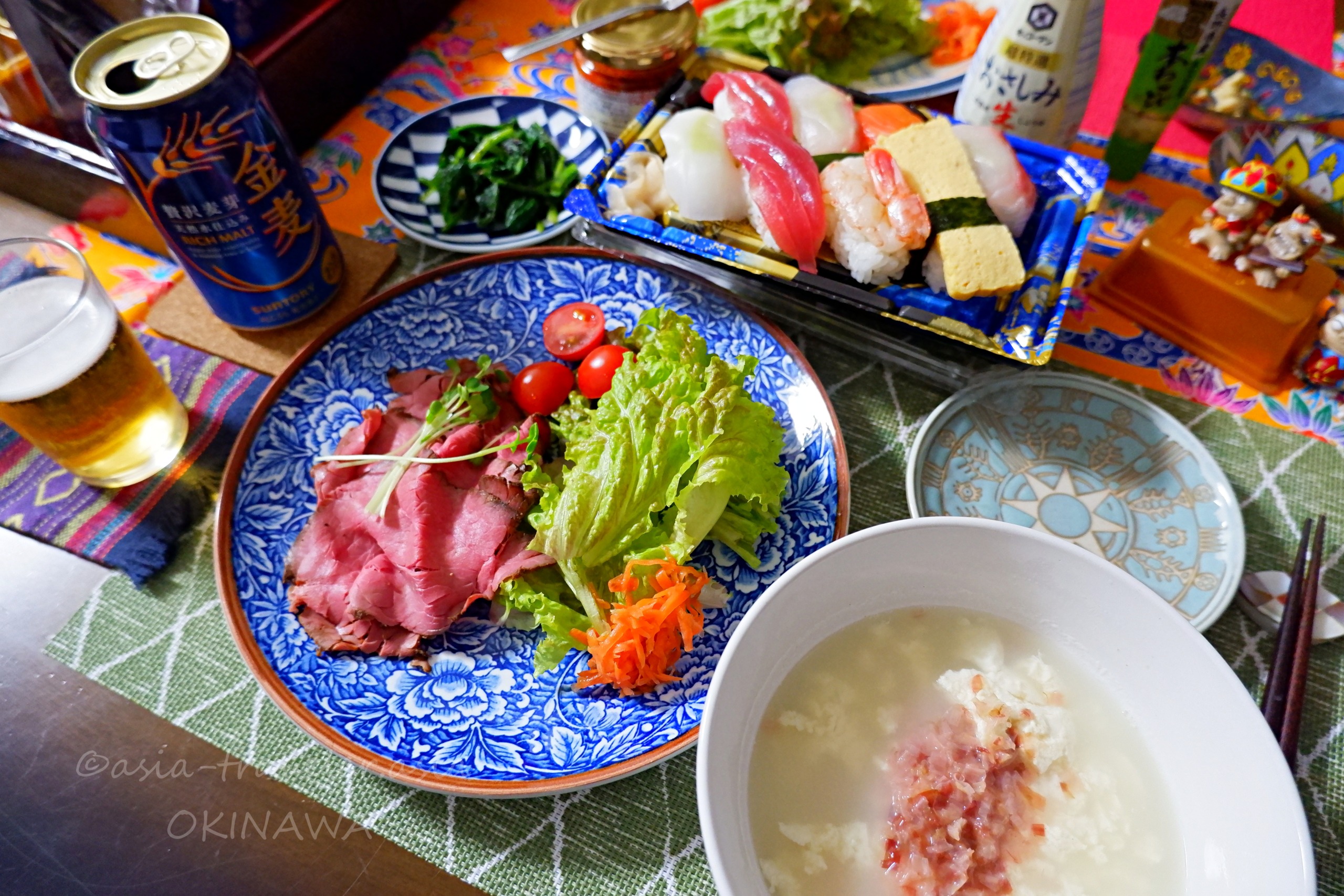 栄町りうぼうのローストビーフとお寿司が並ぶ沖縄の食卓