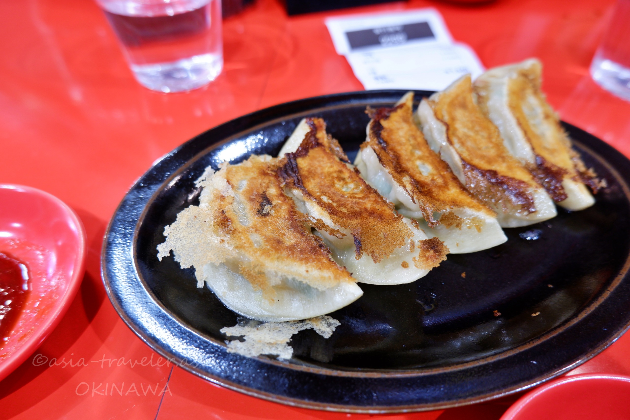 那覇Agu豚久茂地店の手作り餃子・こんがり焼き目