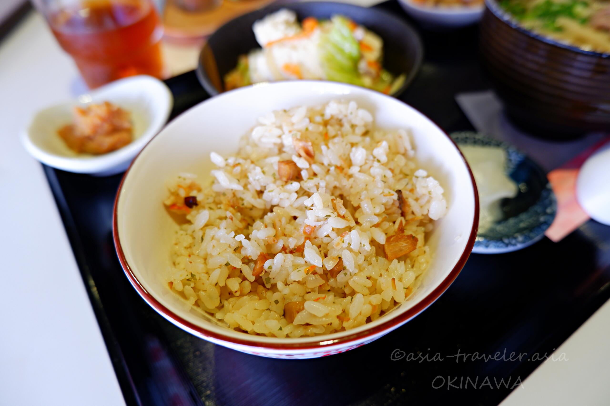 沖縄の炊き込みご飯ジューシーのアップ